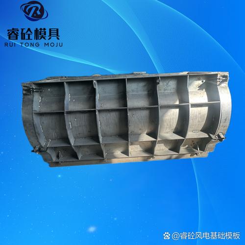 圆涵模具是制作预制过路涵的专用定制产品,过路涵模具主要包括圆涵